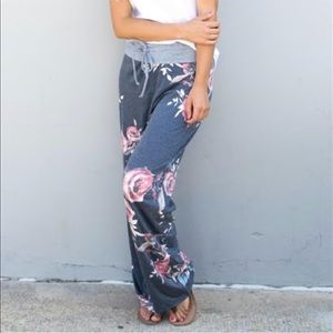 Ladies gray floral lounge pants size Large
